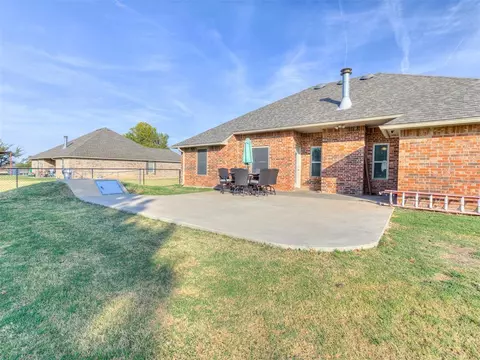 205 Alvie Dr, Tuttle, OK 73089 photo 42