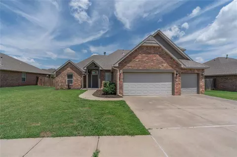 11229 NW 102nd St, Yukon, OK 73099