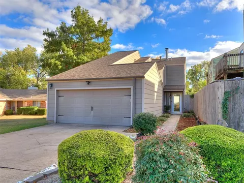 608 Mary Lee Ln #A, Edmond, OK 73034