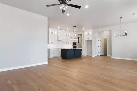 15901 Flint Dr, Moore, OK 73170 photo 5
