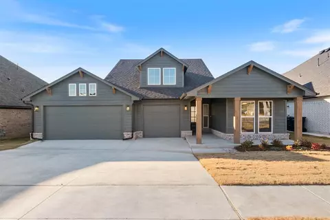 15901 Flint Dr, Moore, OK 73170