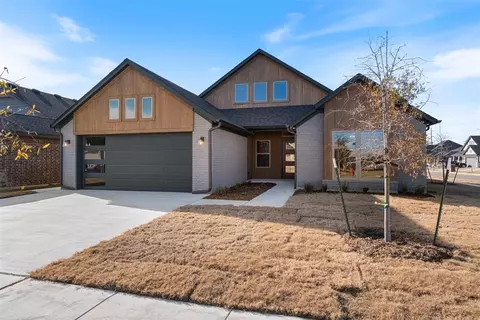 15801 Flint Dr, Moore, OK 73170