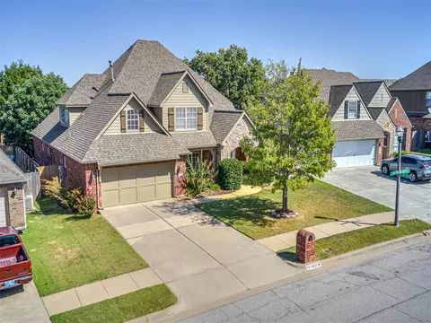 9027 E 77th Pl, Tulsa, OK 74133