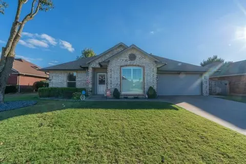 10628 Songbird Ln, Midwest City, OK 73130