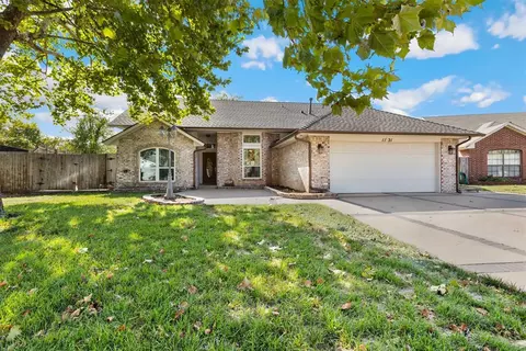 1121 Sennybridge Dr, Yukon, OK 73099