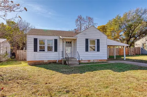 414 W 8th St, Elk City, OK 73644