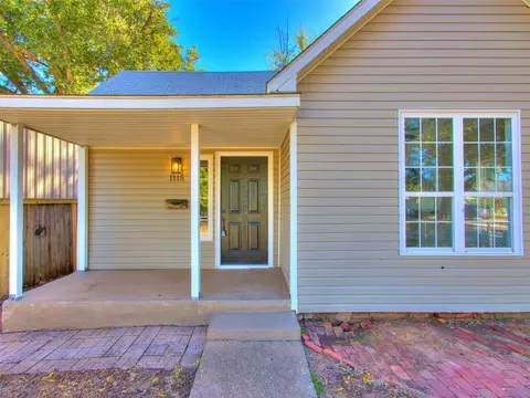 1115 W Logan Ave, Guthrie, OK 73044