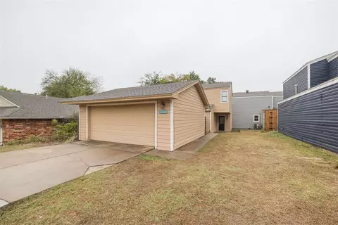 512 Mary Lee Ln #A, Edmond, OK 73034