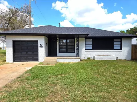 601 E Thornton Dr, Midwest City, OK 73110