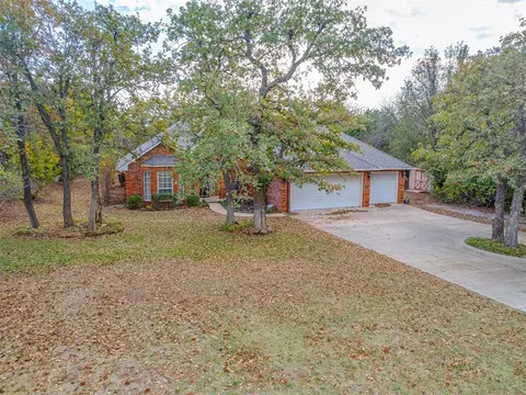 853 Liveoak Ln, Blanchard, OK 73010