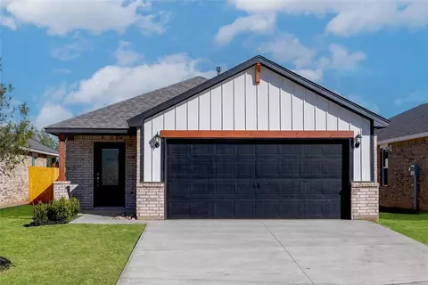 9332 NW 126th St, Yukon, OK 73099