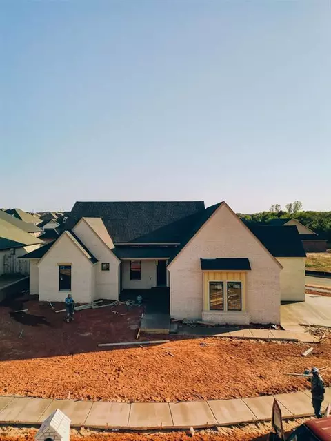 11720 NW 105th St, Yukon, OK 73099 photo 1
