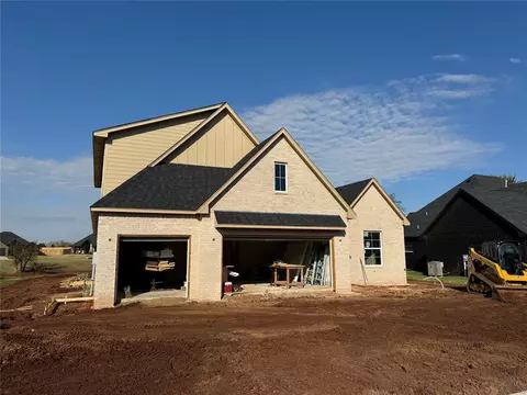 10709 Two Lakes Dr, Yukon, OK 73099