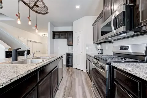 12420 Babbling Brook Dr, Yukon, OK 73099