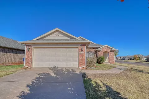 13301 SW 4th Ter, Yukon, OK 73099