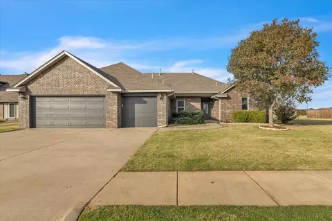 2421 NW 177th St, Edmond, OK 73012
