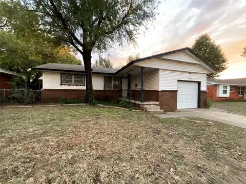 108 NE 9th St, Moore, OK 73160