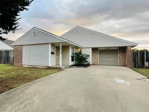 1509 Corbin Dr, Moore, OK 73160