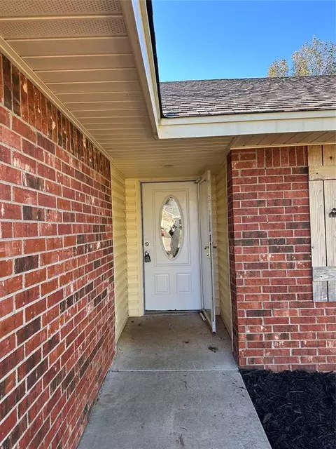 116 Greentree Dr, Noble, OK 73068 photo 3