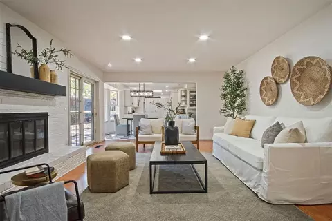 2812 Woodruff Cir, Edmond, OK 73013