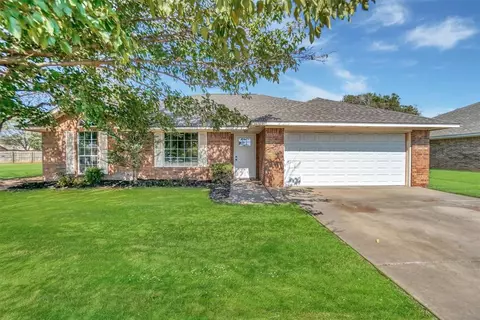 809 Hunter Ln, Sayre, OK 73662