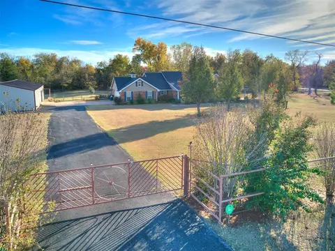 3222 Edmond Rd Ne Rd, Piedmont, OK 73078