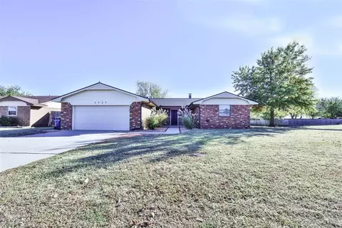 2727 S Charles Dr, El Reno, OK 73036