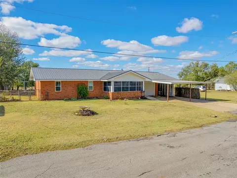 425 S Galena Ave, Geary, OK 73040