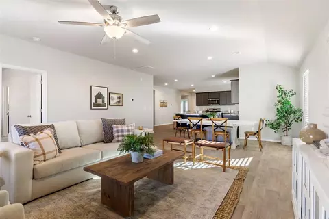 10405 NW 24th Ter, Yukon, OK 73099