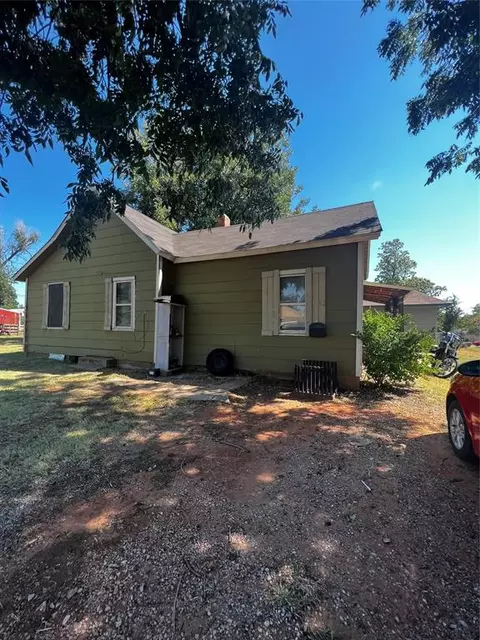 402 E Grant Ave, Guthrie, OK 73044 photo 3