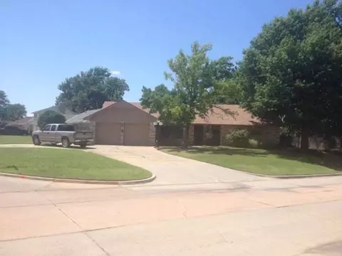 1301 SW 72nd St, Oklahoma City, OK 73159