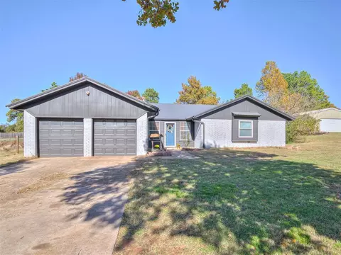 1741 Cottonwood Ln, Newcastle, OK 73065