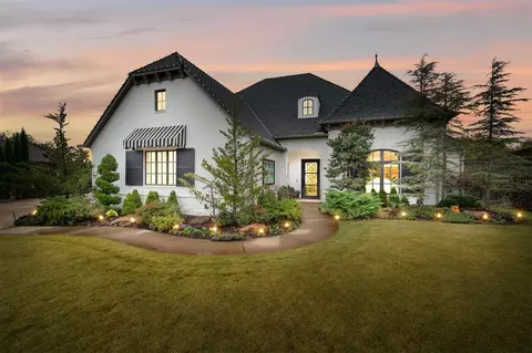 17405 Hawks View Ct, Edmond, OK 73012