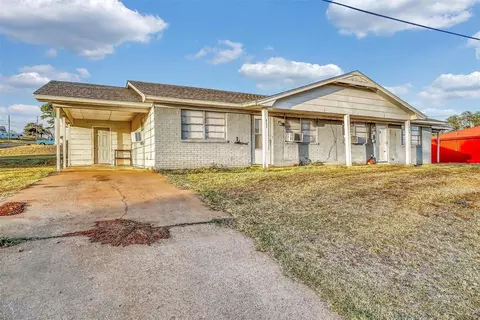 411 E 3rd St, Hydro, OK 73048 photo 2