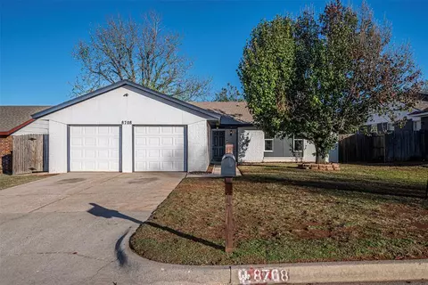 8708 Tracy Dr, Oklahoma City, OK 73132