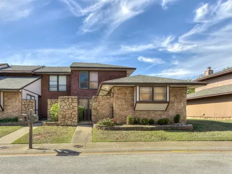 3733 Summer Cloud Dr, Edmond, OK 73013 photo 1
