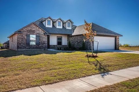 2024 W Flintlock Way, Mustang, OK 73064
