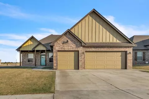 13525 NW 1st St, Yukon, OK 73099
