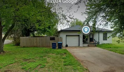702 SW 3rd St, Tuttle, OK 73089
