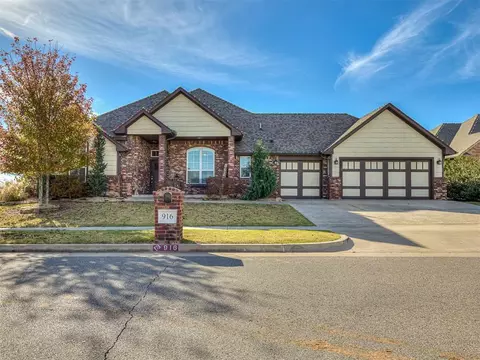916 SW 141st St, Oklahoma City, OK 73170