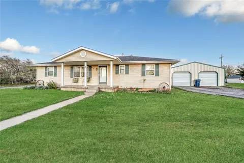 321 N 11th St, Thomas, OK 73669 photo 2