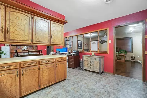 321 N 11th St, Thomas, OK 73669 photo 9