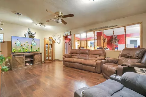 321 N 11th St, Thomas, OK 73669 photo 6