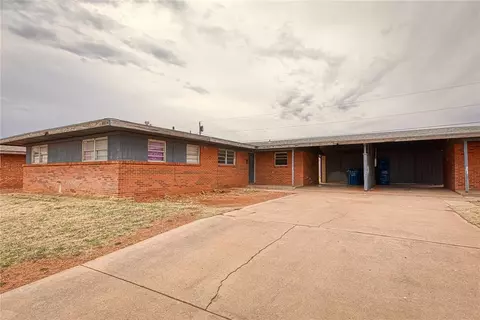 407 Iroquois Trl #A, Foss, OK 73647
