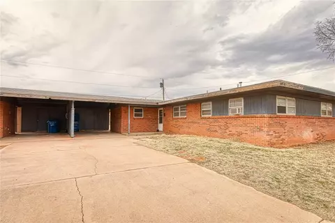 407 Iroquois Trl #B, Foss, OK 73647
