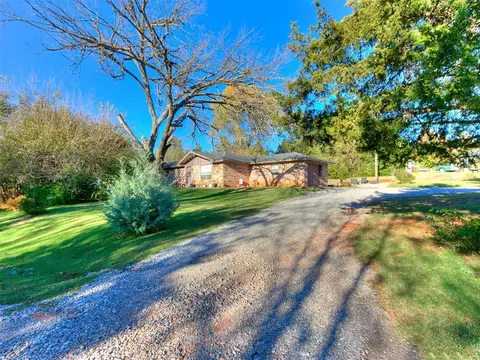 3411 Oak Creek Cir, Newcastle, OK 73065