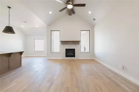 3009 Crossover Ct, Moore, OK 73160 photo 3