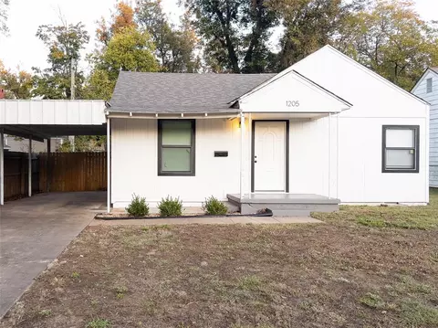 1205 S 9th St, Chickasha, OK 73018