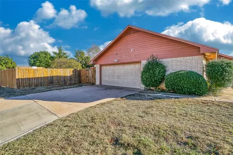 908 Cambridge Dr, Altus, OK 73521 photo 3