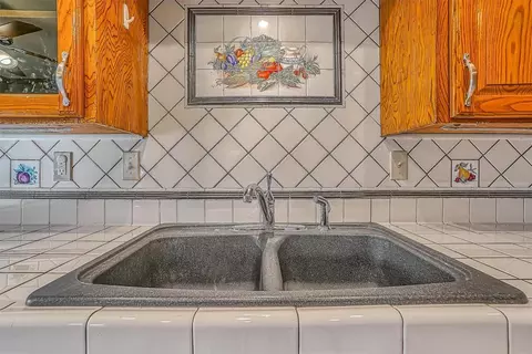 908 Cambridge Dr, Altus, OK 73521 photo 16